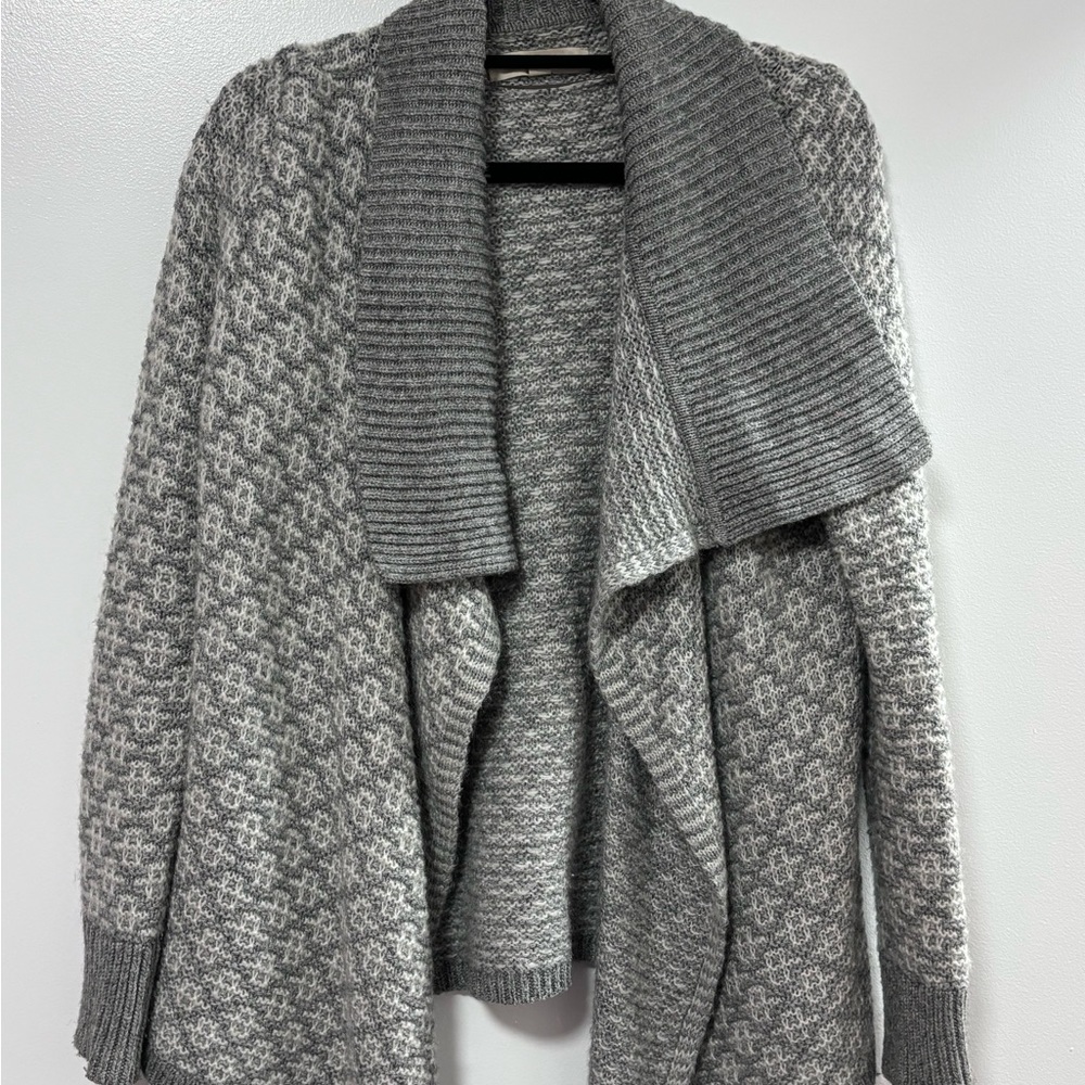LOFT sweater cardigan size small gray and white (extremely warm!!!)